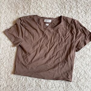 Aritzia Babaton Cocoa Short Sleeve Tee